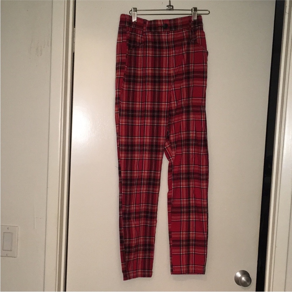Red Plaid woman’s trousers
